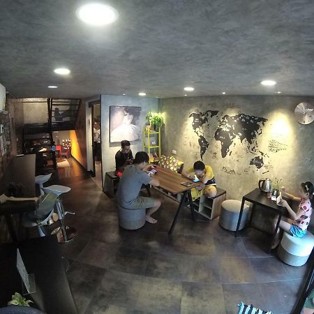 Badu Sukhumvit Dormitory 曼谷 外观 照片