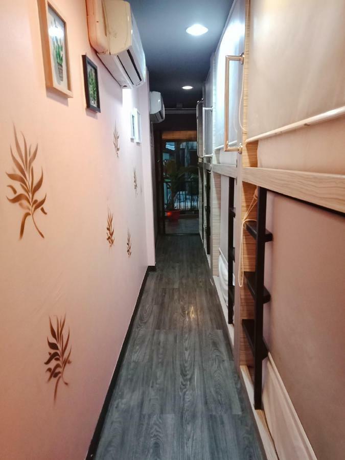 Badu Sukhumvit Dormitory 曼谷 外观 照片